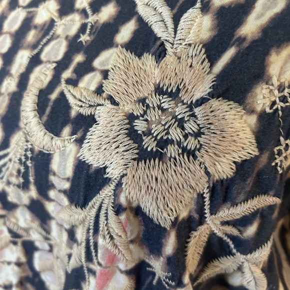 Johnny Was Tie-Dye Embroidered Top and Pants Size S - Picture 5 of 12